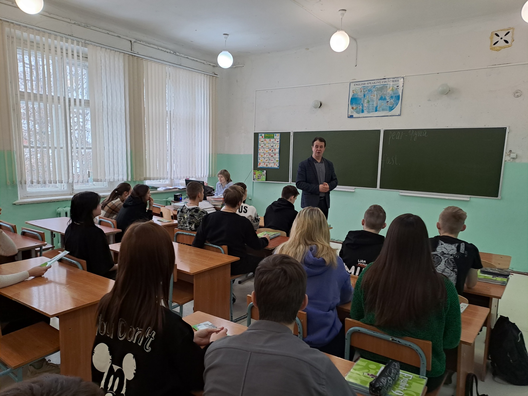 Встреча выпускников школы с директором ШТК Воробьевым О.В..